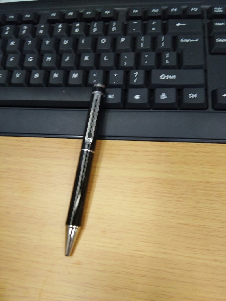 Pen + business card case + keychain details Picture
