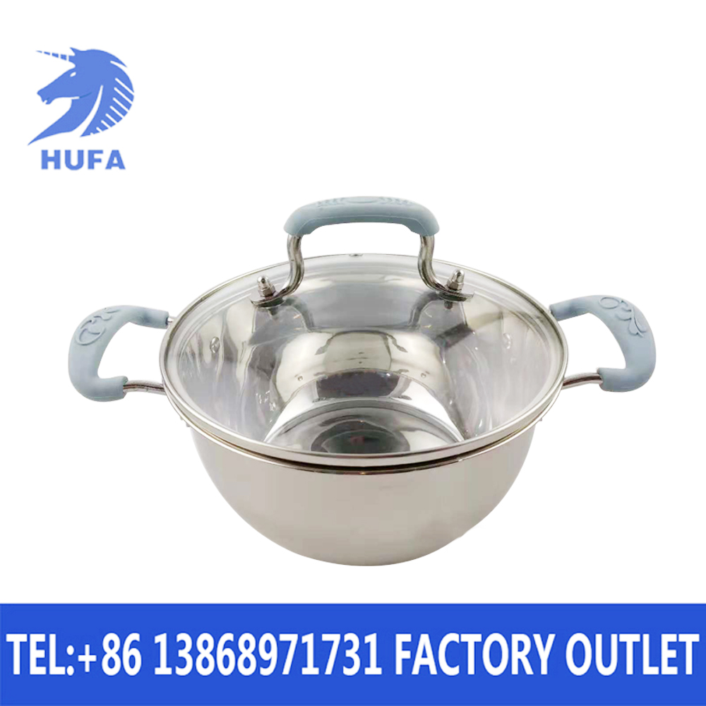 Stainless steel three-piece stockpot gas-fired induction cooker boiling water pot boiling soup pot small saucepan stainless steel glass lid three-piece stockpot saucepan milk saucepan stainless steel kitchen utensils cooker Application Scenario