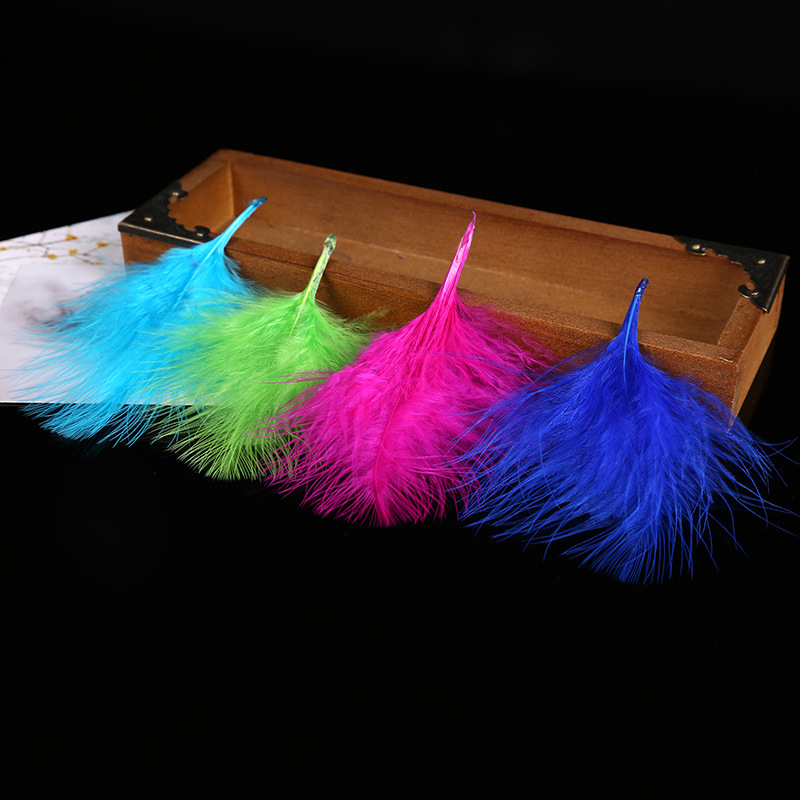 Professional Supply Of Color Blood Vessel Turkey Feathers Full Feather 8~12Cm Decorative Arts And Crafts Application Scenario