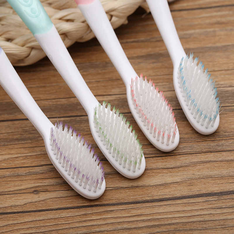 Manufacturers Direct Sales Of Soft Hair Couple Toothbrush Adult Two Sets Application Scenario