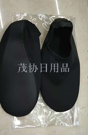 Shark-skin sandals with air layer sock tops