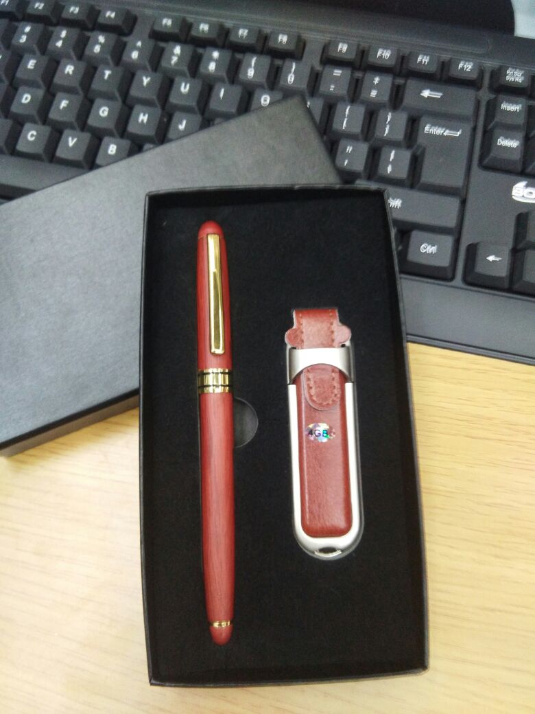 8GB优盘+木头制金属笔细节图