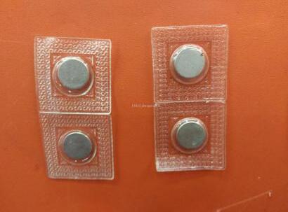 吸塑真空包装PVC隐形服装磁扣产品图