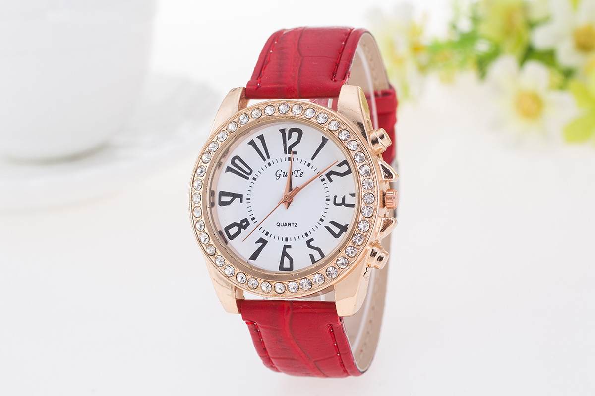 غوت هو عبارة عن حزام ترفيهي بسيط، ساعة كوارتر دائرية، بطاقة بريدية للطالبة TC111003