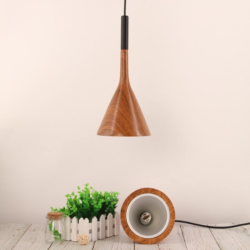 Aplomb imitates cement chandelier in the bedroom of the bar bar in a minimalist Nordic restaurant