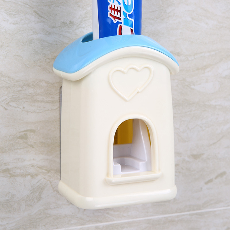 Love の cabin automatic toothpaste squeezer