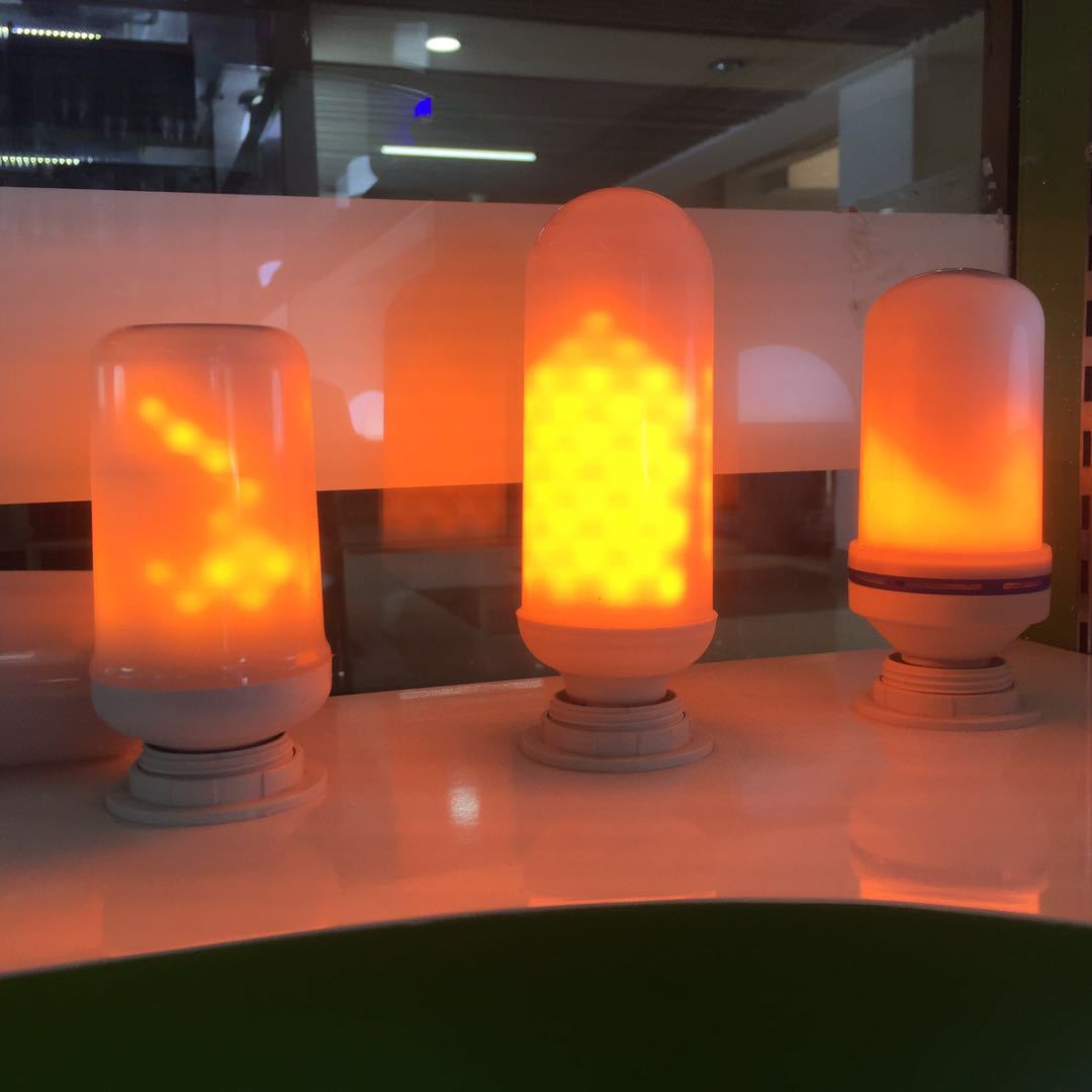 Switch to "LED flame bulb", a three-tier mode of the bar night arena stage haunted house household fun light "Flame Bulb"