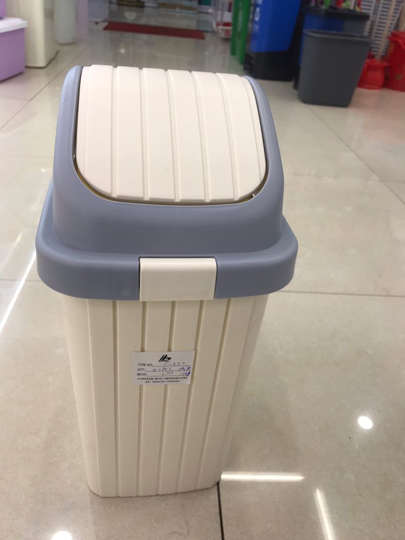 垃圾桶实物图