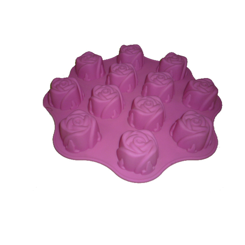 High-temperature resistant 12-piece rose silicone soap mold, easy-to-demold silicone cake mold, cold handcrafted soap mold Application Scenario
