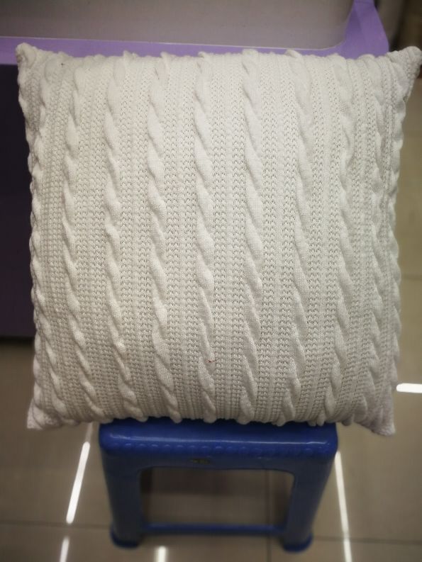 Hand-knitted coarse wool yarn, knitted wool yarn cushions, waist cushions, square pillowcases Specification image