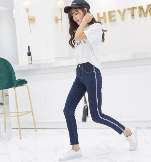Supplying waist-stretch jeans details Picture