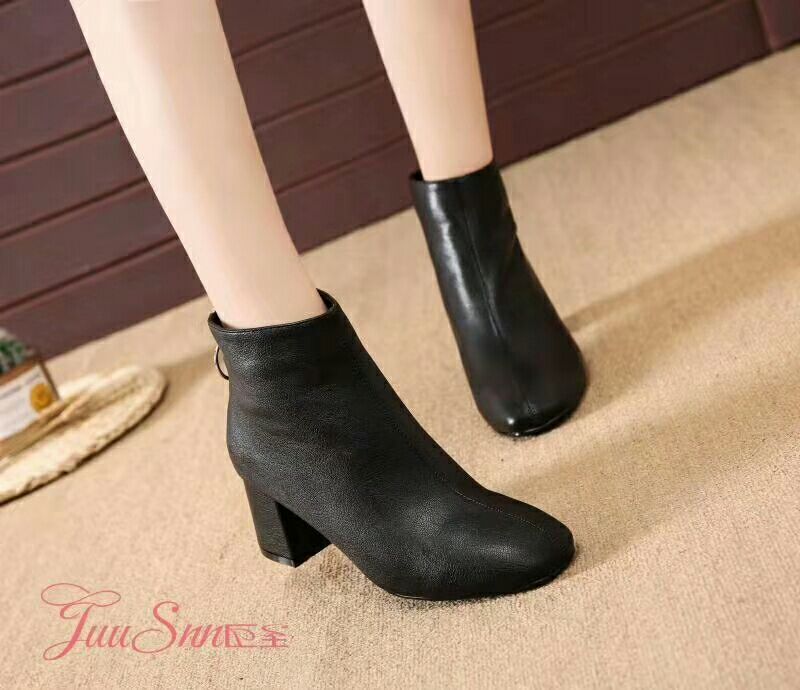 女式皮靴实物图