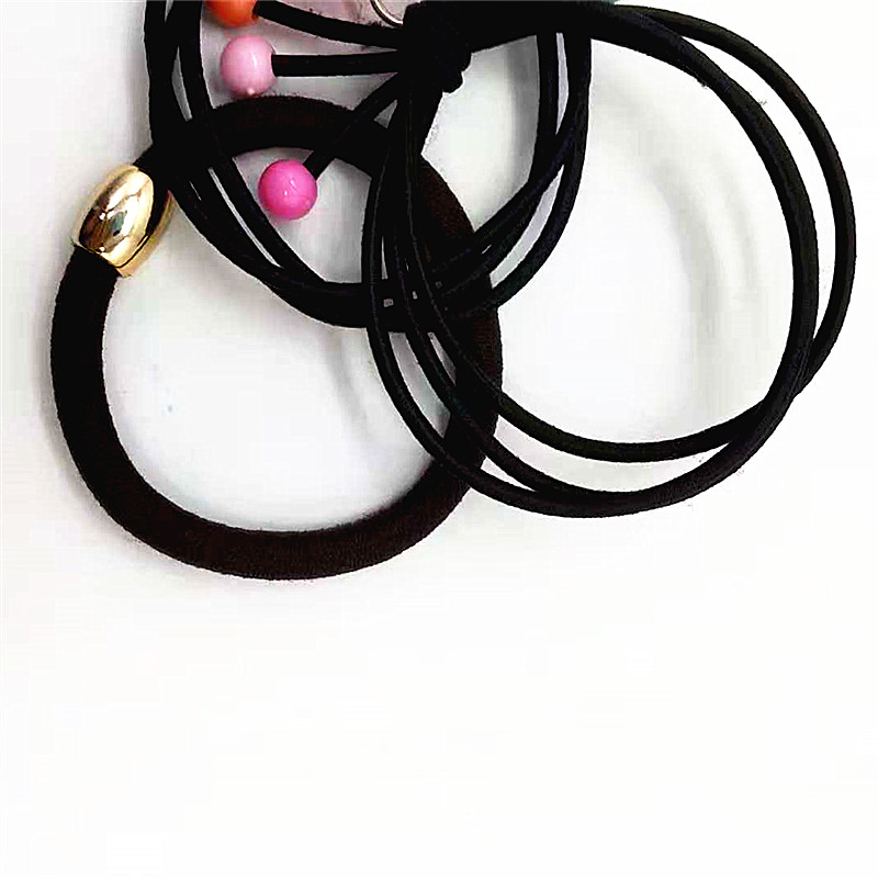 Sunshine Bag contains 3 self-produced and self-sold hair bands. They are suitable for both adults and children. They are hair bands, hair ties and hair accessories Application Scenario