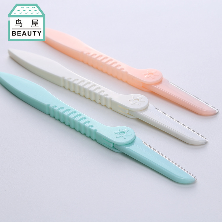 Toriya Eyebrow Trimmer Stainless Steel Eyebrow Trimmer set of 3 pieces, Folding eyebrow trimmer one piece, N253 Application Scenario