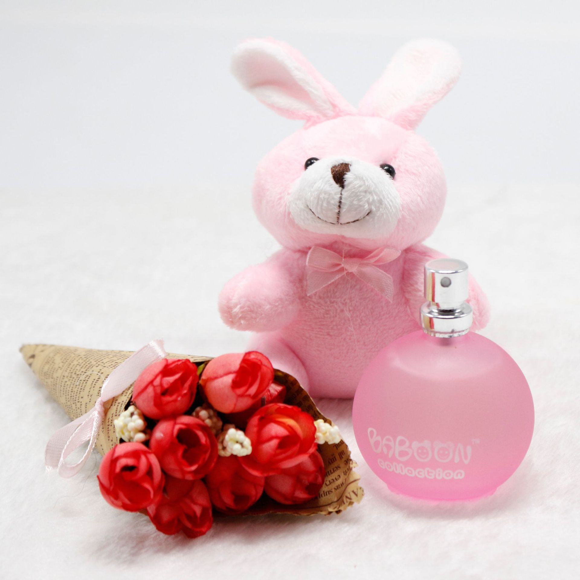 儿童香水套装无刺激粉兔玩偶厂家直销爆款礼盒套装一件代发OEM