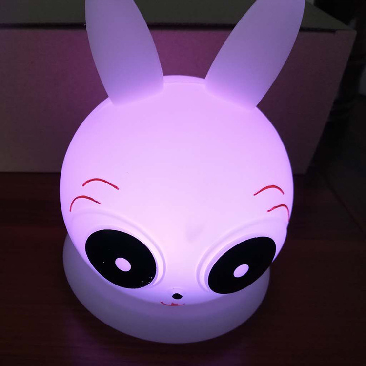 萌兔硅胶灯 七彩发光可爱小兔子拍拍灯 变色LED氛围灯
