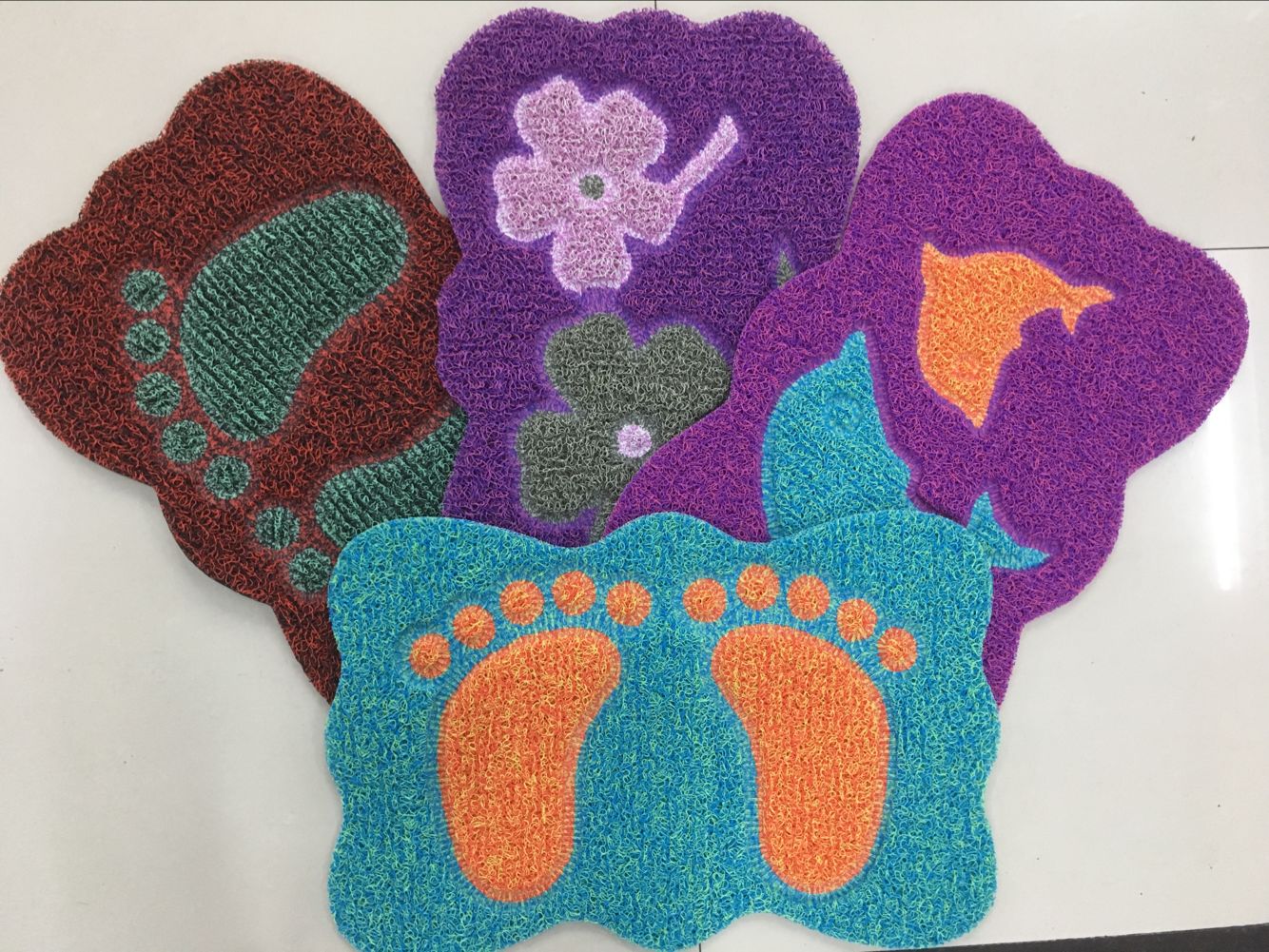 Medium-thick brushed wavy two-color puzzle floor mat, PVC puzzle door mat, brushed puzzle floor mat, 38*58cm full figure