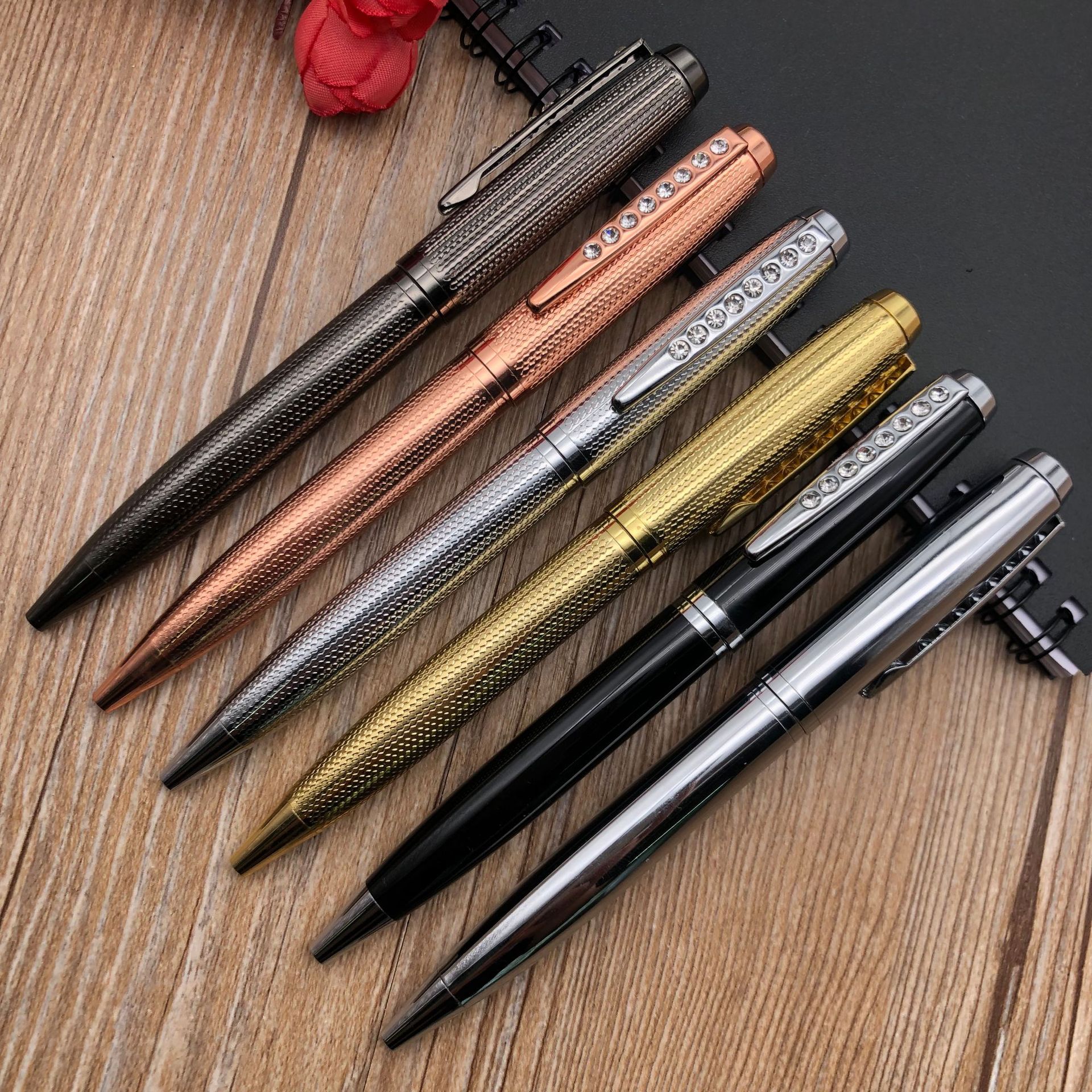 The new manufacturer produces high-end ballpoint pens, including rotary ballpoint pens and office pens. Customized logos are available full figure