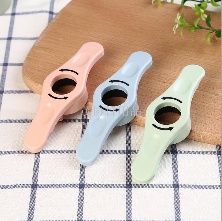 Beer bottle opener Multi-function plastic bottle opener Beer bottle opener