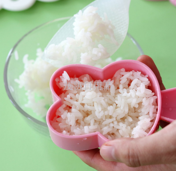 Cartoon cute little rabbit rice ball mold, sushi bento, seaweed and nori rice roll, rice baby eating mold Application Scenario