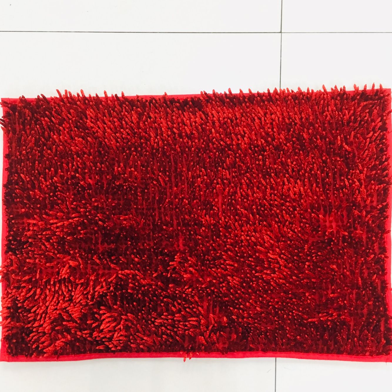 Bright red glossy silk floor mat, glossy silk slender mat, door mat, bedside mat, edge mat, 50*80cm full figure
