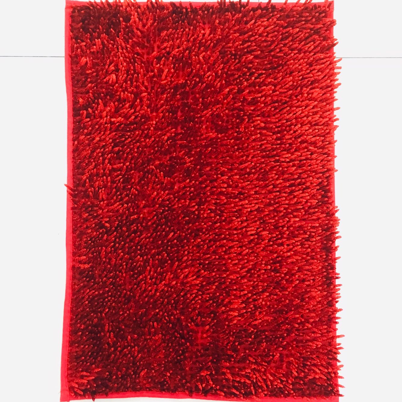 Bright red glossy silk floor mat, glossy silk slender mat, door mat, bedside mat, edge mat, 50*80cm Application Scenario