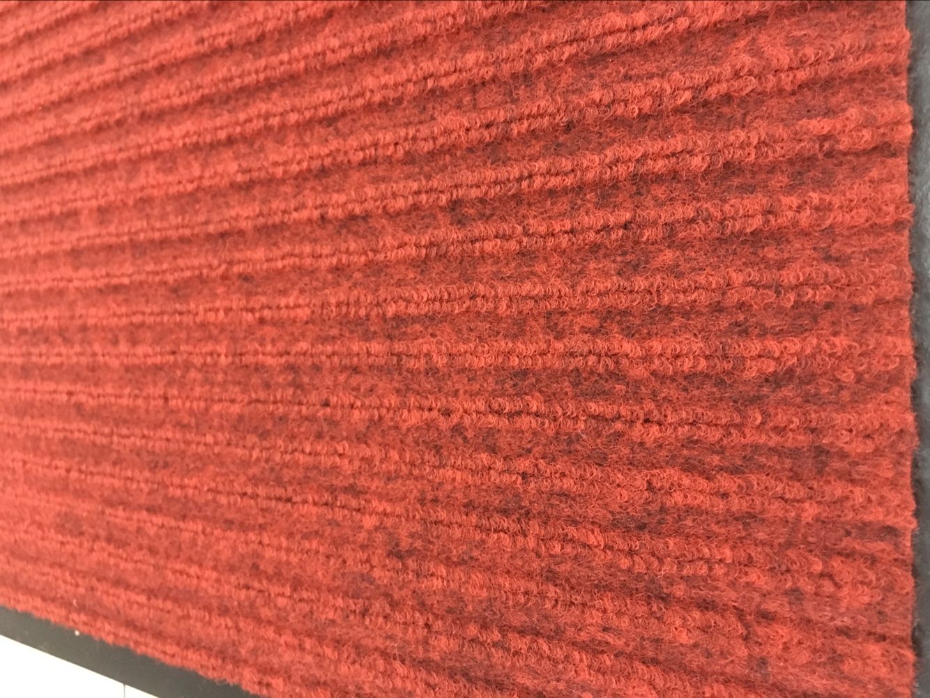 Hot-selling 38*58cm double-striped anti-slip mat, door mat, floor mat, outdoor mat, water-absorbing anti-slip mat, polyester mat, mixed color packaging. Good product quality