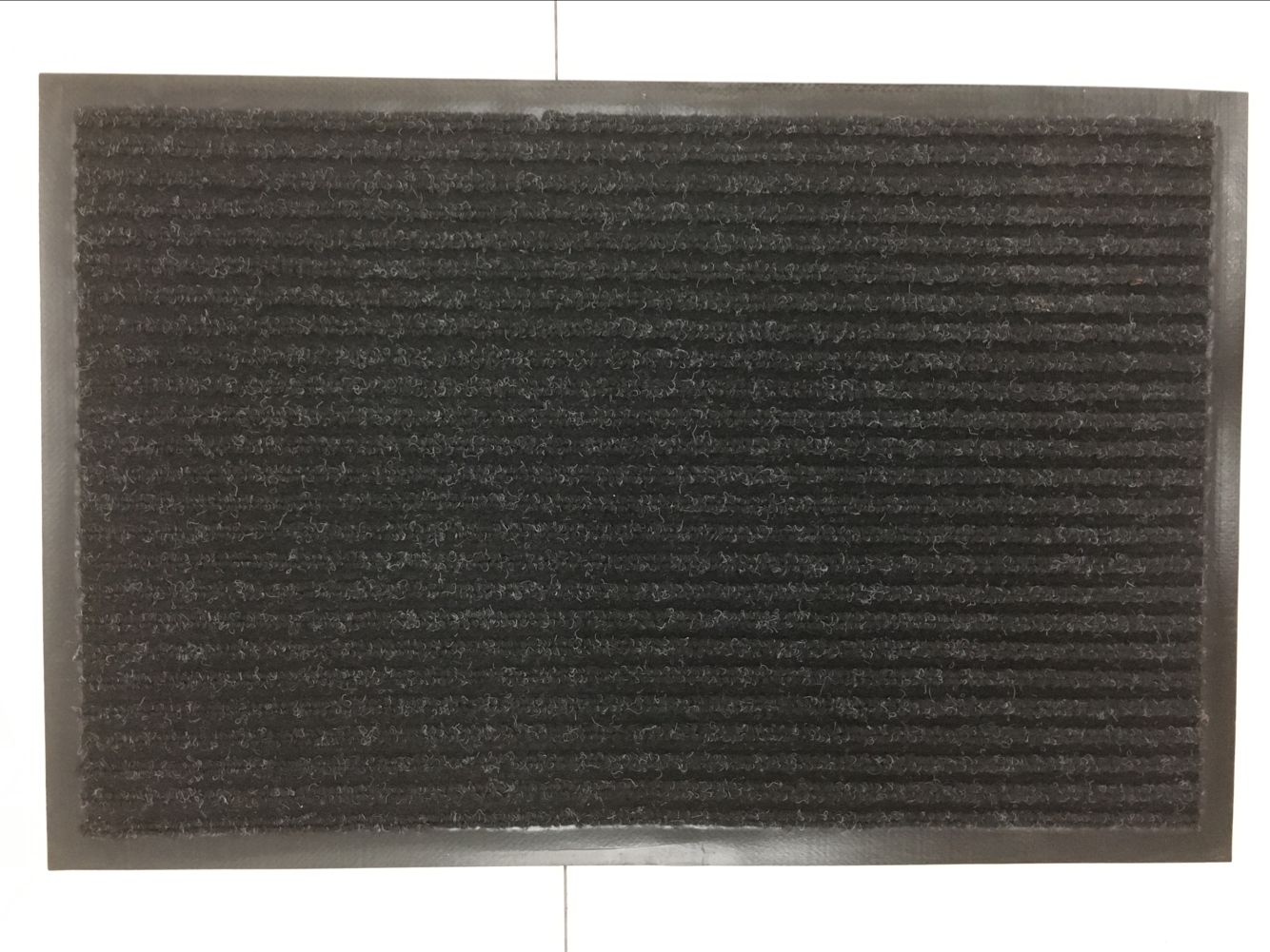 Hot-selling 38*58cm double-striped anti-slip mat, door mat, floor mat, outdoor mat, water-absorbing anti-slip mat, polyester mat, mixed color packaging. Good product quality