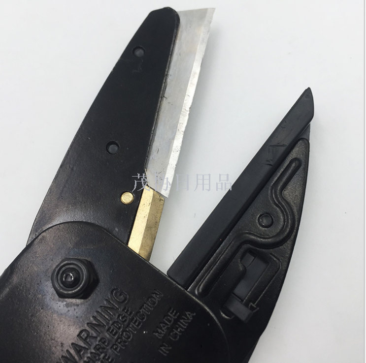 Factory direct sales of multi-functional 3-in-1 scissors pliers multi cut Multi-functional garden scissors tool pliers Application Scenario