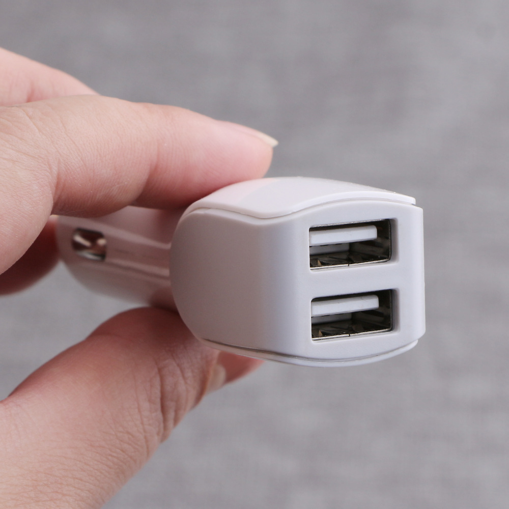 车载手机充电器实物图