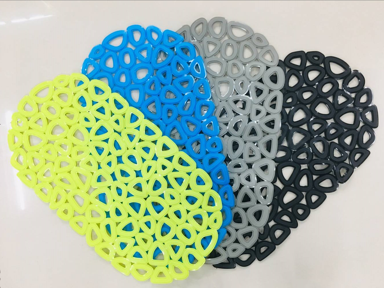 New hollow out space stone bathroom mat PVC floor mat bathroom non-slip mat bathroom massage mat floor mat thumbnail