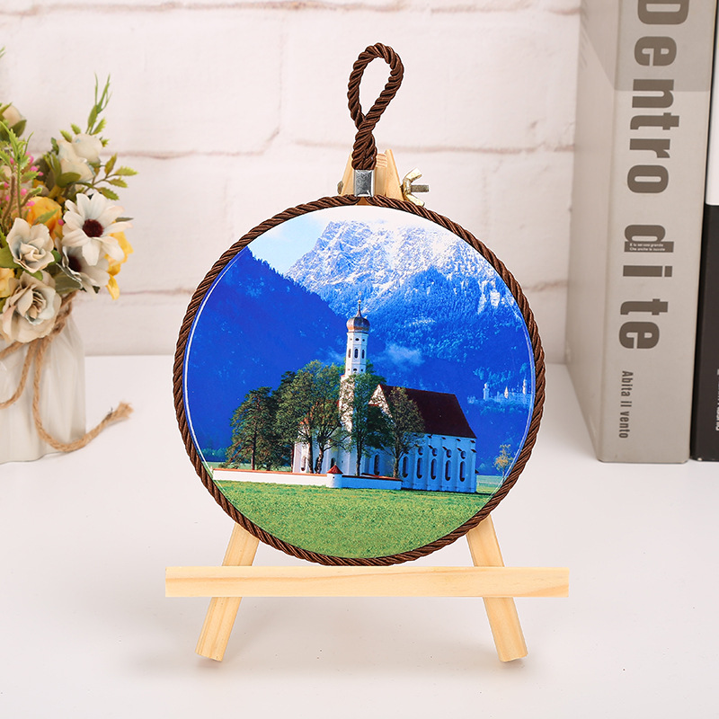 [LOVELY HOME] [hold-ja] transferencia de calor redonda almohadilla decorativa de cerámica almohadilla de olla engrosada resistencia a altas temperaturas anti-escaldado almohadilla de cerámica aislante almohadilla de aislamiento de impresión digital almohadilla de comida europea details Picture