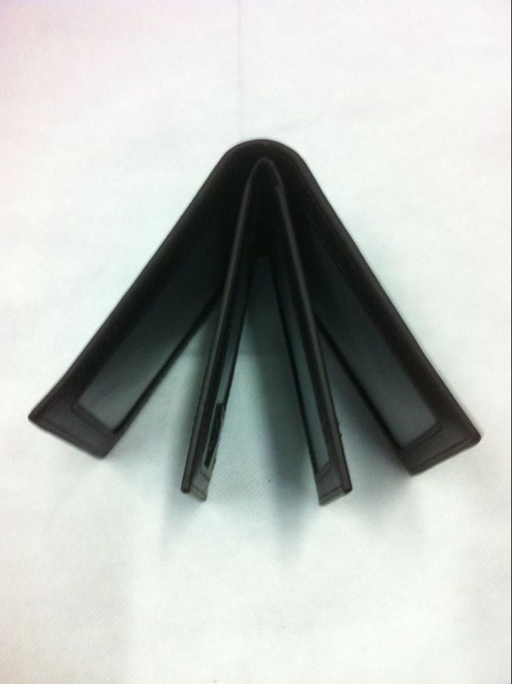The manufacturer supplies genuine leather driver's licenses, license holders, license holders and horizontal license holders Specification image