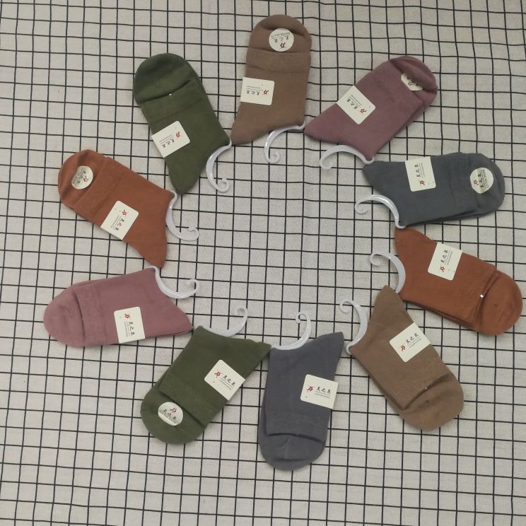 秋冬季袜子女韩版纯色棉冬天中筒保暖袜 精梳棉材质..透气舒适