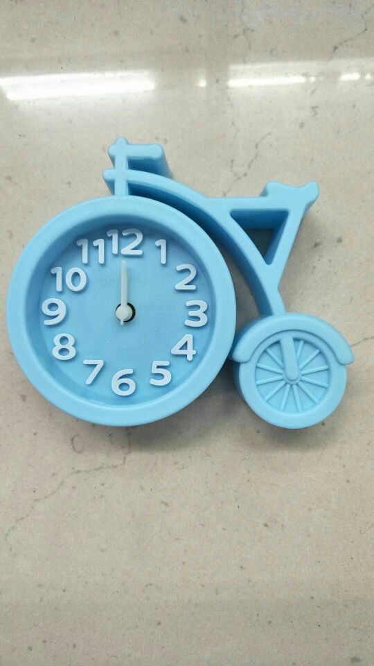 Yiwu Quality new material three-dimensional character multi-color student alarm clock Specification image