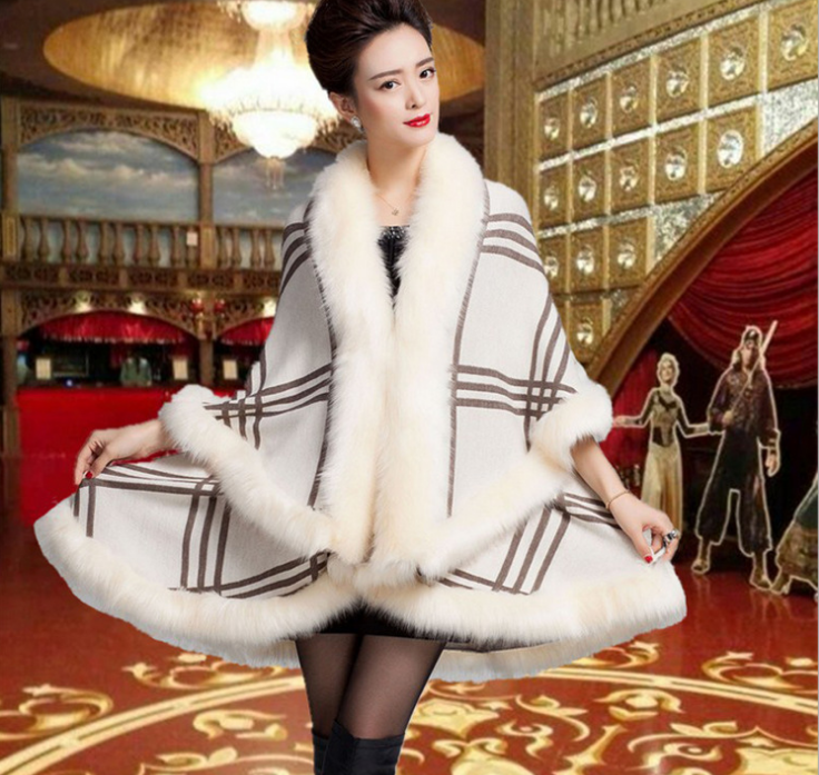 A new autumn and winter women's collection featuring a high-end large-sized cape, shawl and fox fur coat