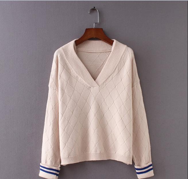 New Hong Kong flavor big V-neck loose long-sleeved two-wear sweater jumper lazy off-the-shoulder sweater