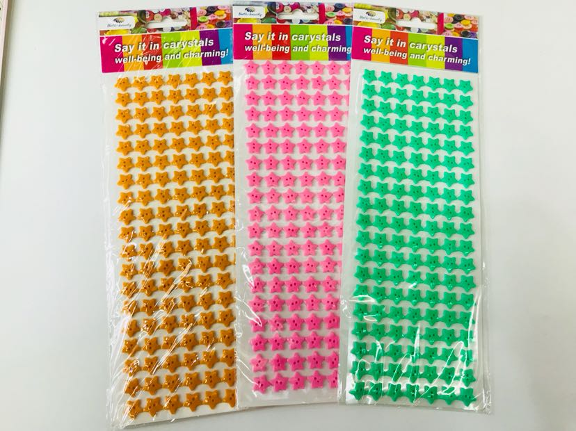 贴纸纽扣压克力梅花，圆型 五星型不同颜色贴产品图