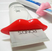 Creative Korean Multi-purpose squeezer Partner Multi-purpose lip squeezer Toothpaste squeezer Kissing toothpaste squeezer 10g