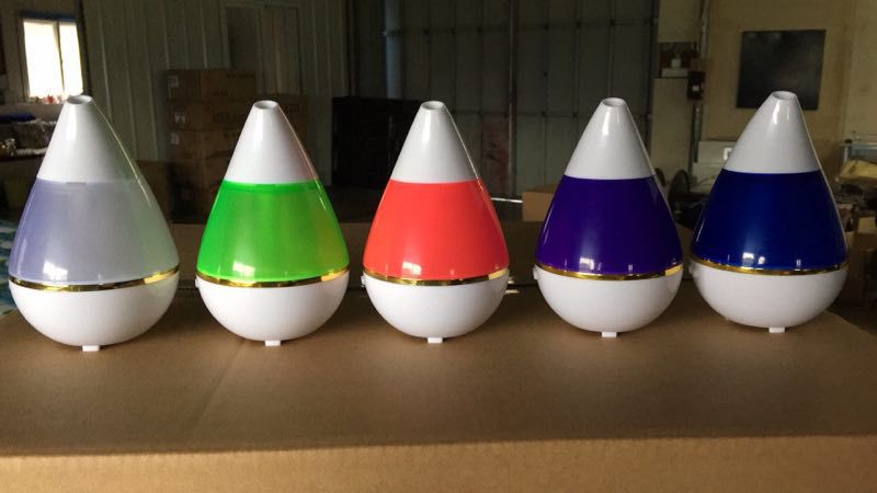 Seven-color USB water drop humidifier, Mini Household Aroma Diffuser, Car Air Purifier Application Scenario