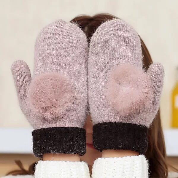 Korean version autumn and winter women's rabbit fur ball case, cute and fashionable. Student thickened double-layer warm mitten gloves with fleece Specification image
