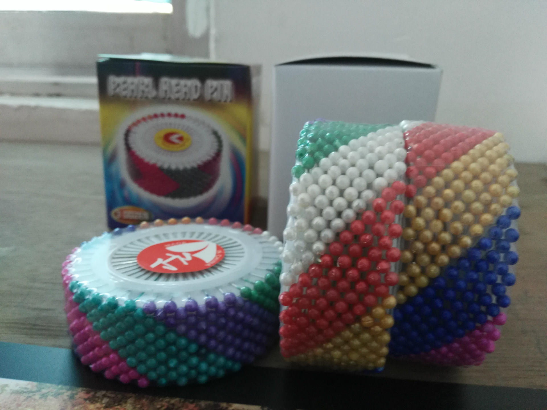 沾光彩色珠光针 大头针，银光针，白彩针，塑料夹，珠光针产品图