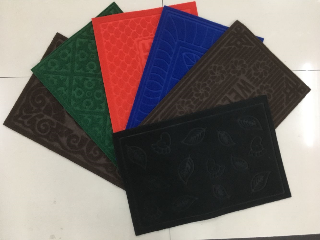 PVC fleece embossed mat, PVC anti-slip mat, water-absorbing anti-slip foot mat, fleece door mat, household mat full figure