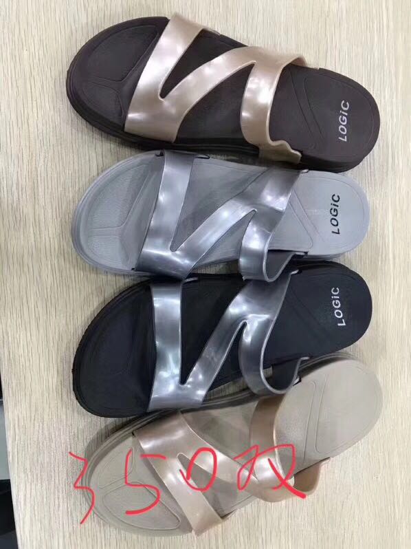 Mixed men's and women's flip-flops, three styles, 1,230 pairs