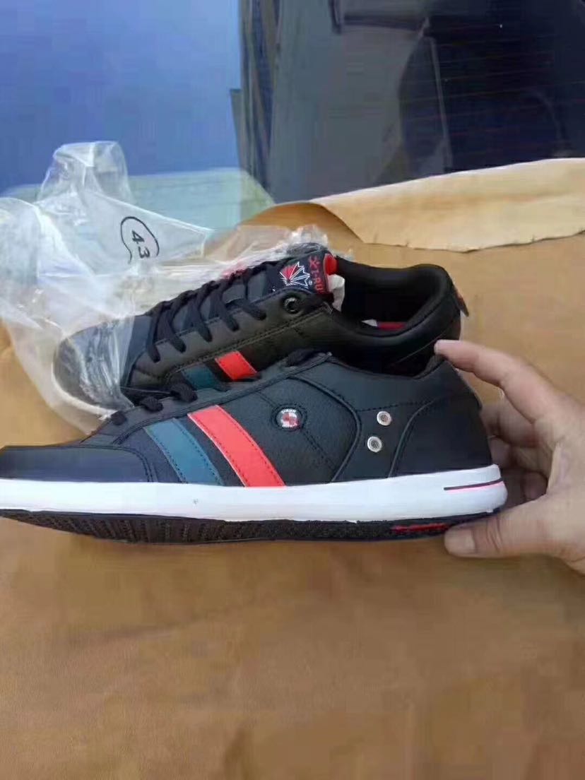 Boys' and girls' shoes, in stock details Picture