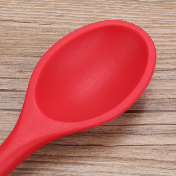 One-piece silicone spoon with extended handle, soup spoon, non-stick pan, suitable spoon, high-temperature resistant baking tool Application Scenario