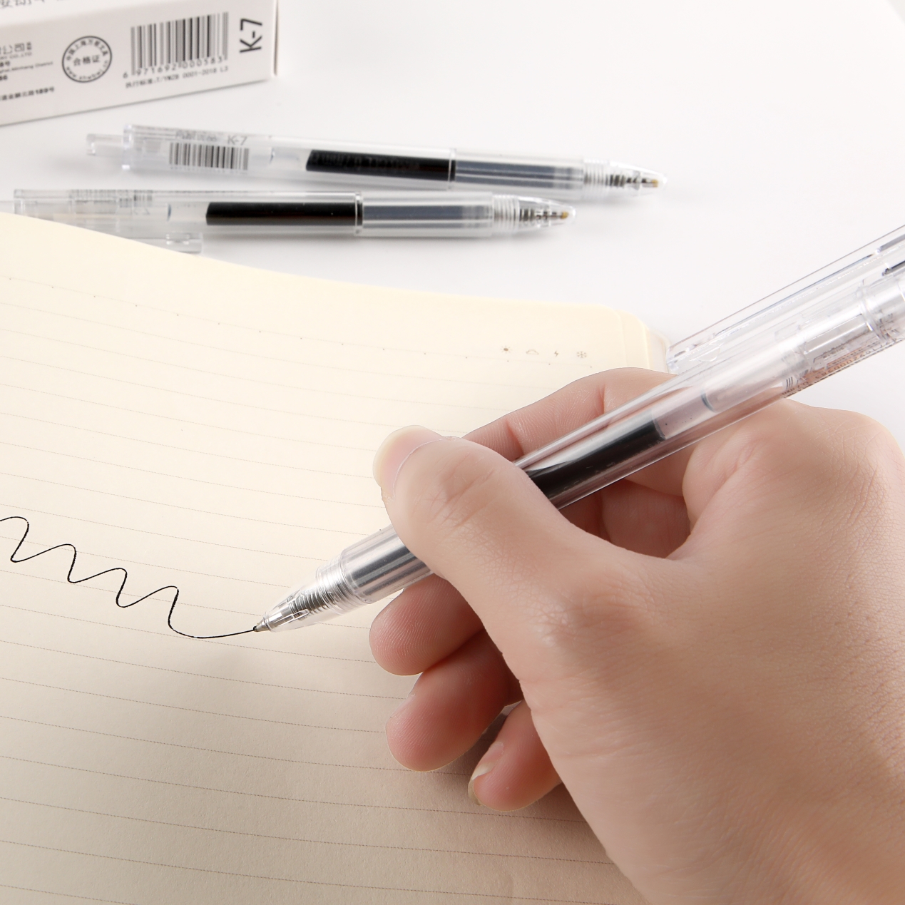 Wanbang Youpin K-7 gel pen, with a transparent pen barrel of 0.7mm, customizable and replaceable reflexes, and a large capacity Specification image