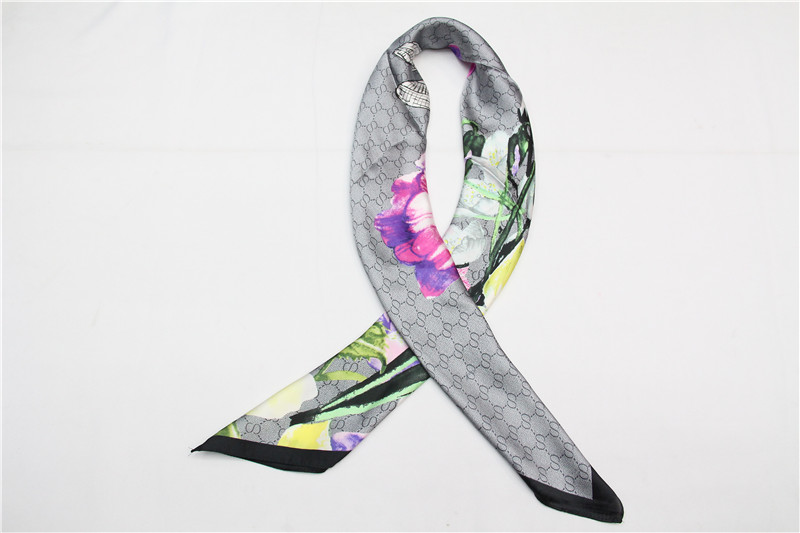 2018 New Chain Twill Silk Square Scarf With Scarves Fashion Scarf Women's Multi-Functional Sun Protection Cape Application Scenario