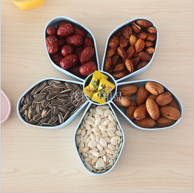 Plastic candy box with separate dry fruit tray Household large melon seed tray snack box fruit tray