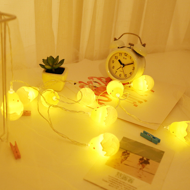 Lovely girl girl heart room decorated with lanterns penguin little yellow chicken lamp string full figure